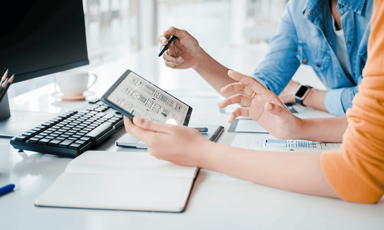 White-Label LMS for Partners - SimpliTrain